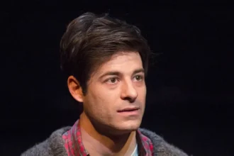 Θάνος Λέκκας: Νιώθω ότι μεγαλώνω και υπάρχουν πράγματα που με κρατάνε από το να είμαι άνετος