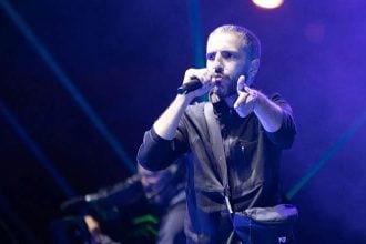 Έβαλε «φωτιά» ο ΛΕΞ στο ΟΑΚΑ – Πάνω από 60 χιλιάδες κόσμος στη συναυλία του ΦΩΤΟ