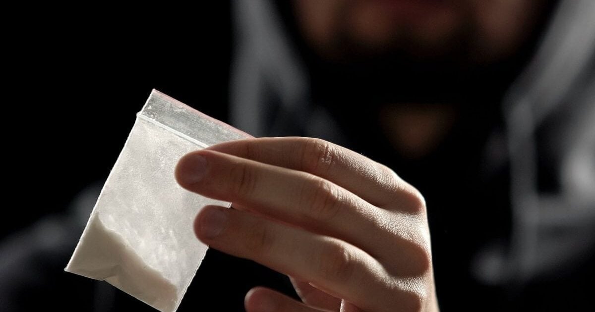 Πώς τα ανήλικα βαποράκια πουλούσαν ναρκωτικά στο σχολείο: Οι απειλές, τα βασανιστήρια, οι νέοι αποκαλυπτικοί διάλογοι και η φράση του "Φραπέ"...