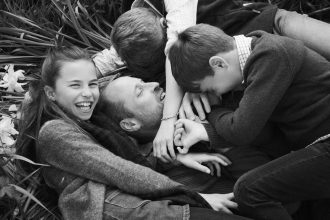 Πρίγκιπας Ουίλιαμ: Η συγκινητική ανάρτηση για την γιορτή του πατέρα