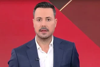 Ανδρικοπούλου «κατακεραυνώνει» Κουσουλό: «Το να γελάς την ώρα που ακούγονται βαριές ύβρεις και να μην επιβάλλεις την τάξη, είναι σοβαρό!»
