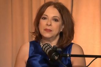 Ελένη Ράντου: Όταν θέλουν να με μειώσουν, λένε «η γυναίκα του Βασίλη» - Συνήθως αυτό το λένε γυναίκες