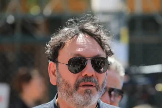 Ελεύθερος με όρους ο Στάθης Αγγελόπουλος, την Πέμπτη η δίκη του για ενδοοικογενειακή βία