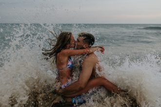 Σεξ στη θάλασσα: Γιατί δεν είναι τόσο αθώο όσο φαντάζει;