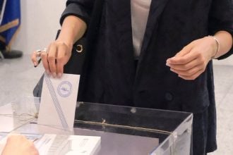 Δημοσκόπηση GPO: Με διαφορά πρώτη η ΝΔ, μάχη για τη 2η θέση ανάμεσα σε Πλεύση Ελευθερίας και ΠΑΣΟΚ