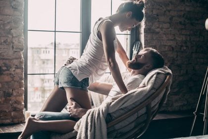 Αυτή είναι η μέρα που η γυναικεία λίμπιντο «χτυπά κόκκινο» – Ο ρόλος των ορμονών