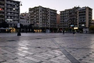 Πάτρα: Φόβος και τρόμος ηλικιωμένος οδηγός χωρίς δίπλωμα - "Έκοβε" βόλτες με ΙΧ στην πλ. Γεωργίου!