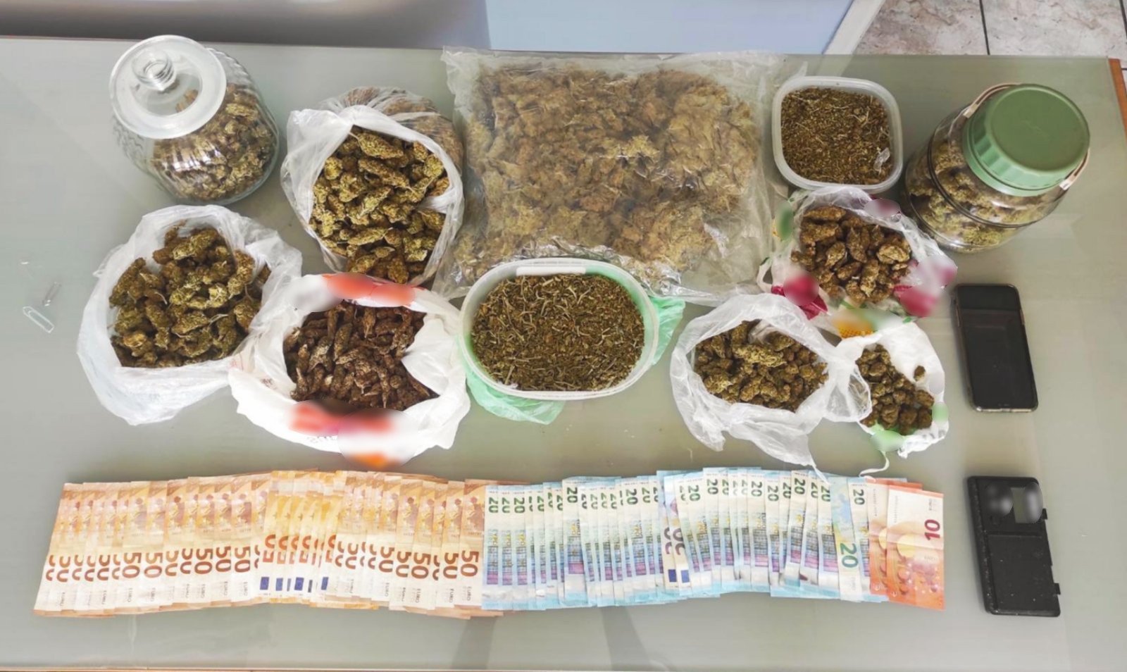  Συνελήφθησαν τρία άτομα για διακίνηση ναρκωτικών στην Αιτωλοακαρνανία - ΦΩΤΟ