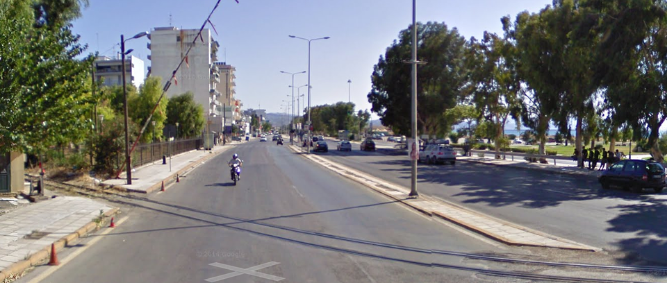 Πάτρα: Δικυκλιστής έπεσε στις μπάρες του τρένου και τραυματίστηκε