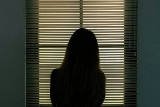 Υπόθεση αιμομιξίας συγκλονίζει το Αίγιο – Ετεροθαλή αδέλφια είχαν σεξουαλική σχέση