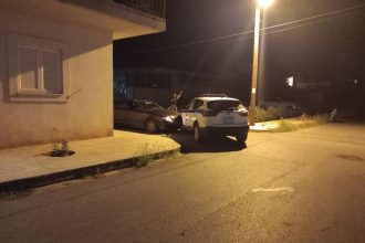 Διαρρήκτες εμβόλισαν περιπολικό και τραυμάτισαν αστυνομικό