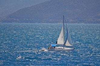 Θρίλερ με ιστιοφόρο στο Ιόνιο που ...έχασε το πανί του