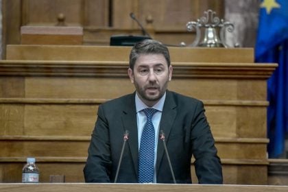 Ανδρουλάκης: Χθες πάθατε ομαδική δυσανεξία στην διαφάνεια και καταπατήσατε το Σύνταγμα