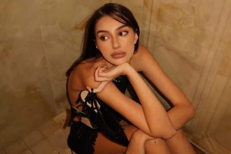 Το απόλυτο trick με το κραγιόν για πιο γεμάτα χείλη, σύμφωνα με τη master makeup artist Rose-Marie Swift
