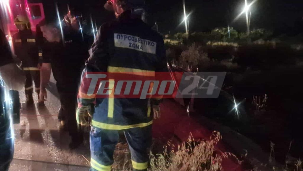 Πάτρα: Νυχτερινή επιχείρηση της Πυροσβεστικής για τον απεγκλωβισμό γυναίκας οδηγού ΦΩΤΟ