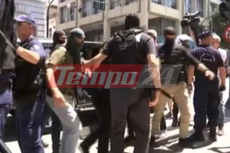 Στην Πάτρα η Ειρήνη Μουρτζούκου: Πήρε προθεσμία να απολογηθεί την Κυριακή – «Φόνισσα» φώναζαν συγκεντρωμένοι έξω από τα δικαστήρια (ΦΩΤΟ & ΒΙΝΤΕΟ)