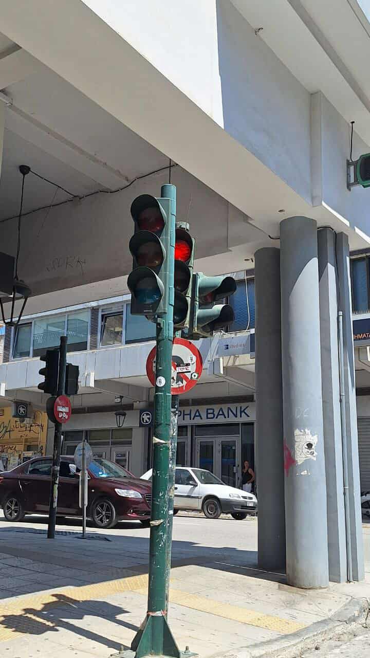 Η Πάτρα και τα ...κρυμμένα φανάρια της!