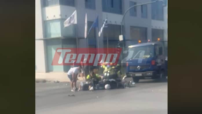 Πάτρα: Σφοδρή σύγκρουση φορτηγού με δίκυκλο - Τραυματίστηκαν δύο άτομα (ΦΩΤΟ)