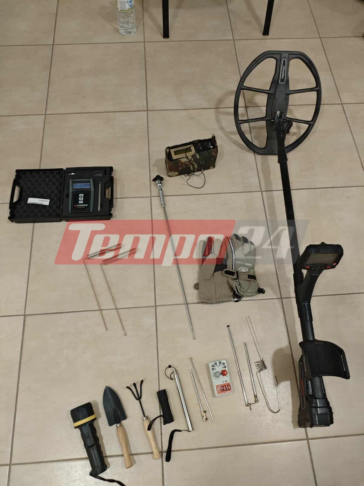 Αχαΐα: Τους έπιασαν στα... πράσα να ψάχνουν για αρχαία (ΦΩΤΟ)