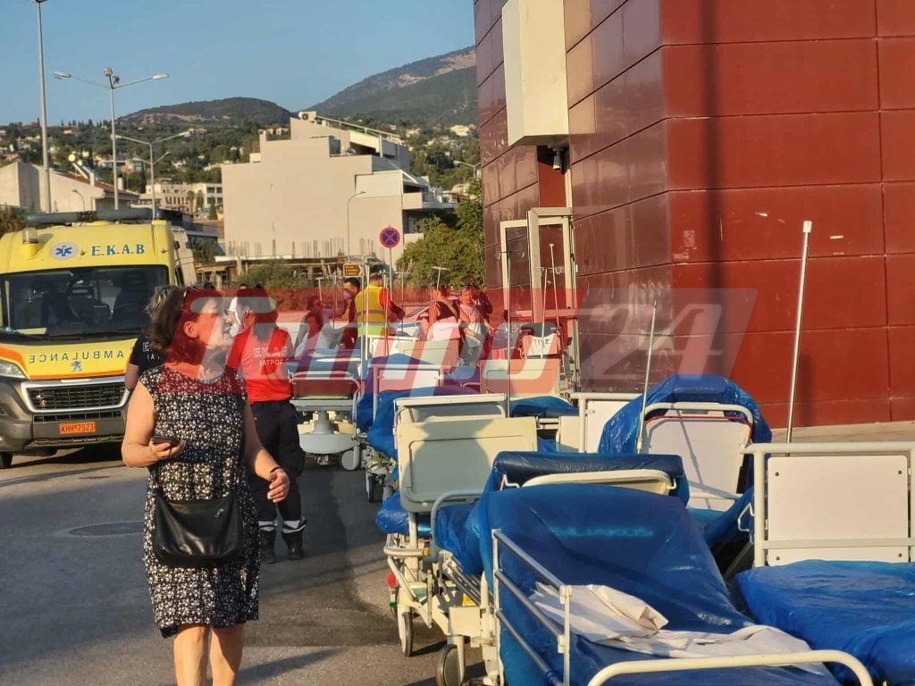 Υπό έλεγχο η φωτιά στο ΓΝ "Άγιος Ανδρέας" Πάτρας - Ακόμα εκκενώνονται κλινικές - Αποπνικτική η κατάσταση - «Για προληπτικούς λόγους μετακινούμε ασθενείς», λέει ο Γεωργιάδης - ΔΕΙΤΕ ΦΩΤΟΓΡΑΦΙΕΣ από την επιχείρηση απομάκρυνσης του εξοπλισμού