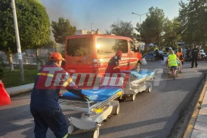 Υπό έλεγχο η φωτιά στο ΓΝ "Άγιος Ανδρέας" Πάτρας - Ακόμα εκκενώνονται κλινικές - Αποπνικτική η κατάσταση - «Για προληπτικούς λόγους μετακινούμε ασθενείς», λέει ο Γεωργιάδης - ΔΕΙΤΕ ΦΩΤΟΓΡΑΦΙΕΣ από την επιχείρηση απομάκρυνσης του εξοπλισμού