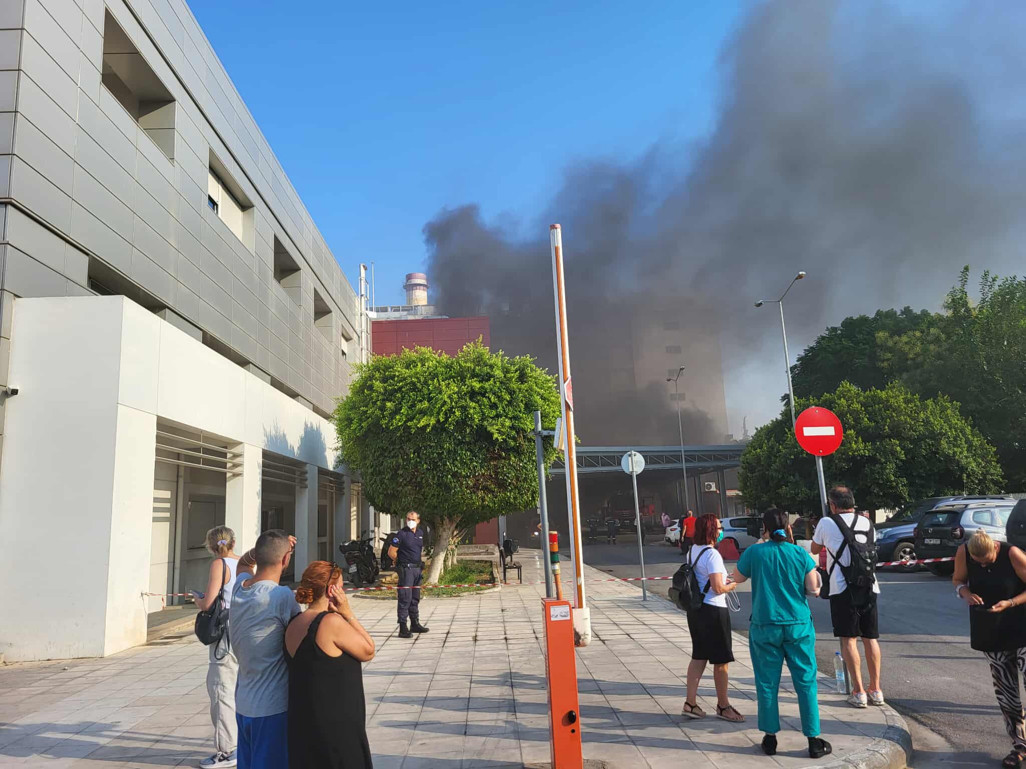 Πάτρα - ΕΚΤΑΚΤΟ: Λόγω της φωτιάς στον "Άγιο Ανδρέα" σήμερα θα εφημερεύσει το Πανεπιστημιακό Γενικό Νοσοκομείο στο Ρίο