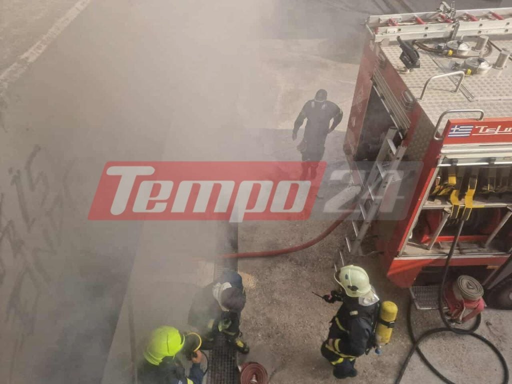 Πάτρα: Φωτιά στο ΓΝ "Άγιος Ανδρέας" - Η αστυνομία σταμάτησε άνδρα που ήθελε να δει τον πατέρα του - 58 ασθενείς μεταφέρονται σε άλλες κλινικές - Έκτακτη οδηγία να μείνουν στα σπίτια τους έλαβαν κάτοικοι της περιοχής λόγω του πυκνού καπνού- Νέες ΦΩΤΟ - ΒΙΝΤΕΟ