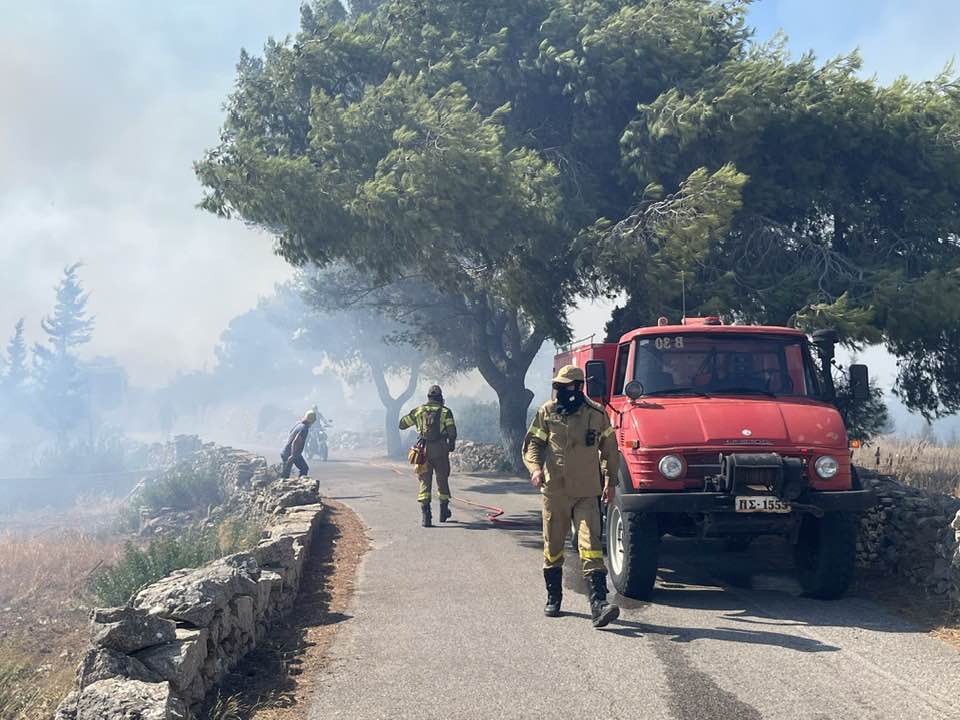 Κατέρρευσε ο δήμαρχος Κυθήρων κατά τη διάρκεια του συντονισμού για την κατάσβεση της φωτιάς