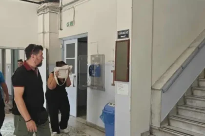 Προφυλακίστηκε η 52χρονη που κατηγορείται για παιδική πορνογραφία και αιμομιξία σε βάρος της κόρης της