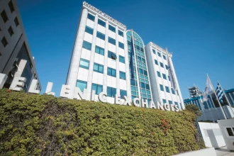 Εμεινε από… δυνάμεις αλλά κράτησε το θετικό πρόσημο το Χρηματιστήριο Αθηνών