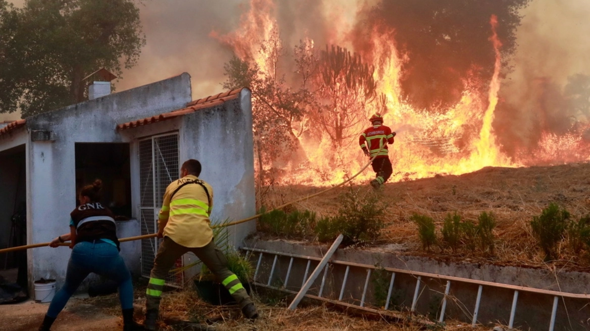 Πορτογαλία: Τρεις μεγάλες δασικές πυρκαγιές σε εξέλιξη - Σε κατάσταση συναγερμού ολόκληρη η χώρα