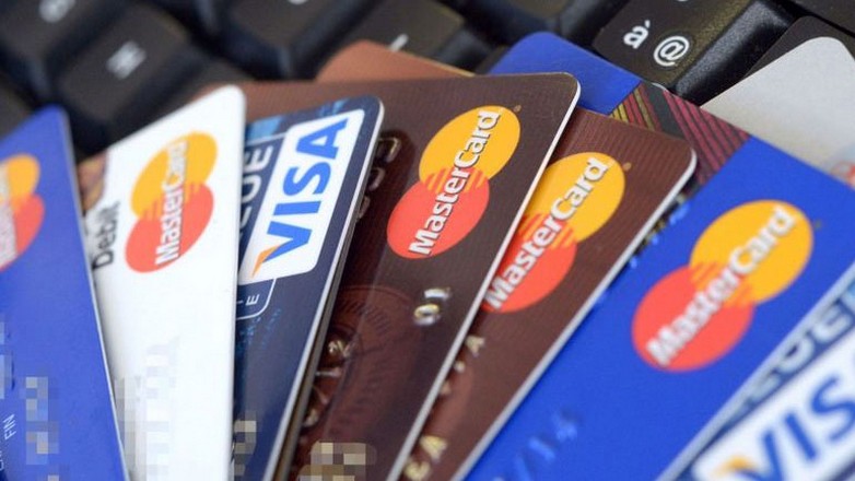 Αυξάνονται στην ΕΕ οι πληρωμές με πιστωτικές κάρτες