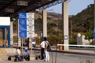 Κύκλωμα τελωνειακών στο δόκανο των «Αδιάφθορων»
