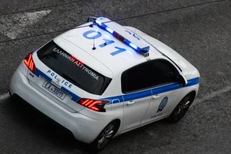 Συνελήφθη γυναίκα για εξαπάτηση ηλικιωμένης με το πρόσχημα του «χειρουργείου συγγενούς»