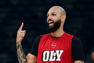 Φουρνιέ για νέο συμβόλαιο: «Δεν έχω υπογράψει τίποτα»