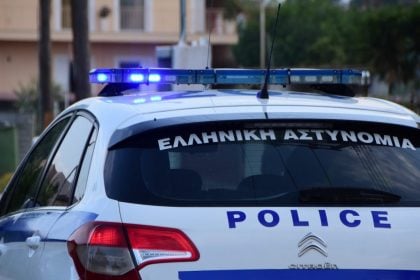 Πάτρα: Άφησε τον 3χρονο γιο του μόνο του στο πεζοδρόμιο και συνελήφθη