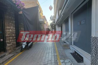 Πάτρα: "Μαύρισε" η Ηφαίστου από τη διαμαρτυρία των καταστηματαρχών - Διαμαρτυρία για τις κίτρινες διαγραμμίσεις ΦΩΤΟ