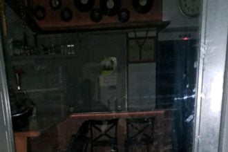Πάτρα: Πήγε να αρπάξει τις εισπράξεις, αλλά βρέθηκε με χειροπέδες