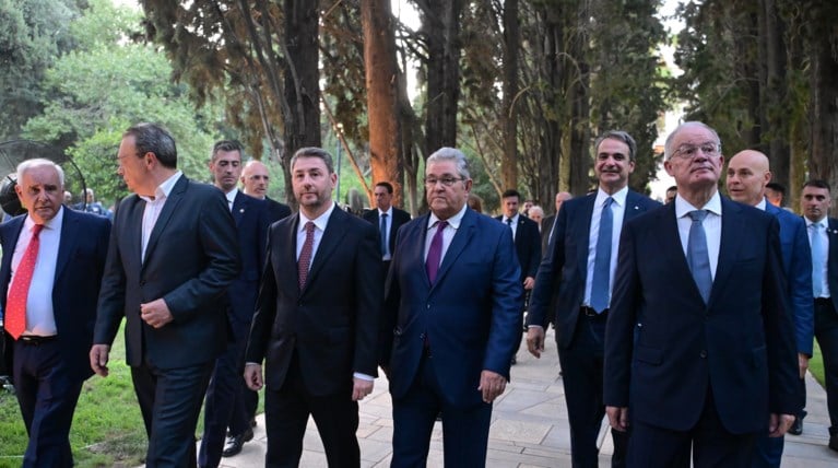 Δεν θα παραστούν Κωνσταντοπούλου, Βελόπουλος και Νατσιός στη δεξίωση για την 51η επέτειο αποκατάστασης της Δημοκρατίας