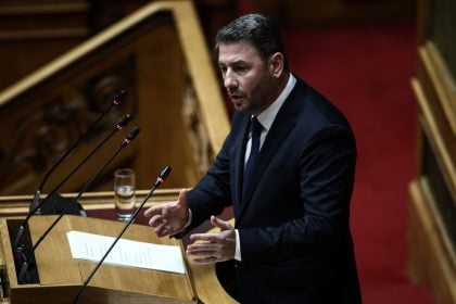 ΠΑΣΟΚ: Τα δύο ανοικτά μέτωπα της Χαριλάου Τρικούπη