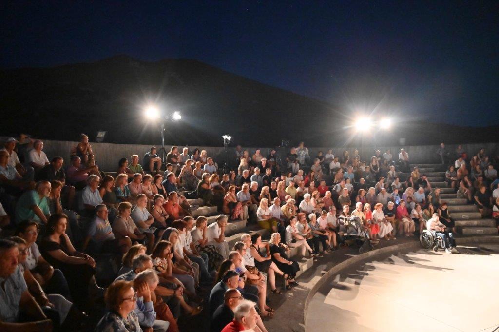 Με «Ηρόστρατο» συνεχίστηκε το Φεστιβάλ Ερασιτεχνικού Θεάτρου Πάτρας - ΦΩΤΟ