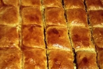 Χορτόπιτα με σπιτικό χωριάτικο φύλλο