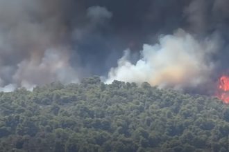 Mεγάλη φωτιά στη Βουρβουρού Χαλκιδικής – Ήχησε το 112 (ΦΩΤΟ & ΒΙΝΤΕΟ)
