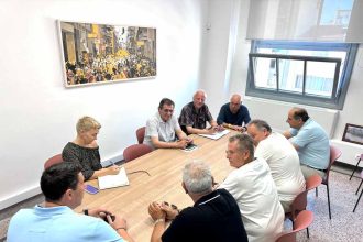 Συνάντηση του νέου προεδρείου του Εμπορικού Συλλόγου με τον Κώστα Πελετίδη