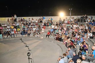 «Ο Άντρας με την Πουά Γραβάτα», στο Φεστιβάλ Ερασιτεχνικού Θεάτρου Πάτρας