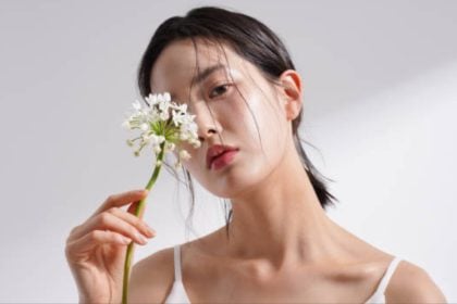 Το κορεάτικο beauty hack που μειώνει το πρήξιμο σε λίγα λεπτά