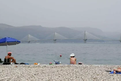 Καιρός: Καυτοί, δυνατοί άνεμοι θα πλήξουν σήμερα την Πάτρα - Σε ποια πόλη της Δυτ. Ελλάδας το θερμόμετρο θα δείξει 43 βαθμούς