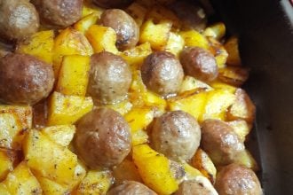 Vegan μπιφτέκια σόγιας στον φούρνο με πατάτες