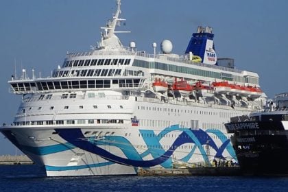Με άδειες κατσαρόλες υποδέχονται στην Κρήτη το κρουαζιερόπλοιο των Ισραηλινών