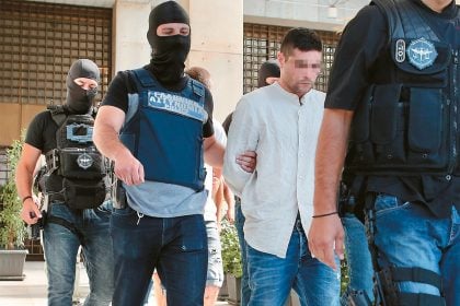 «Τα έκανα όλα μόνος μου»: Τι είπε στην απολογία του ο 35χρονος για τη δολοφονία του Πολωνού καθηγητή